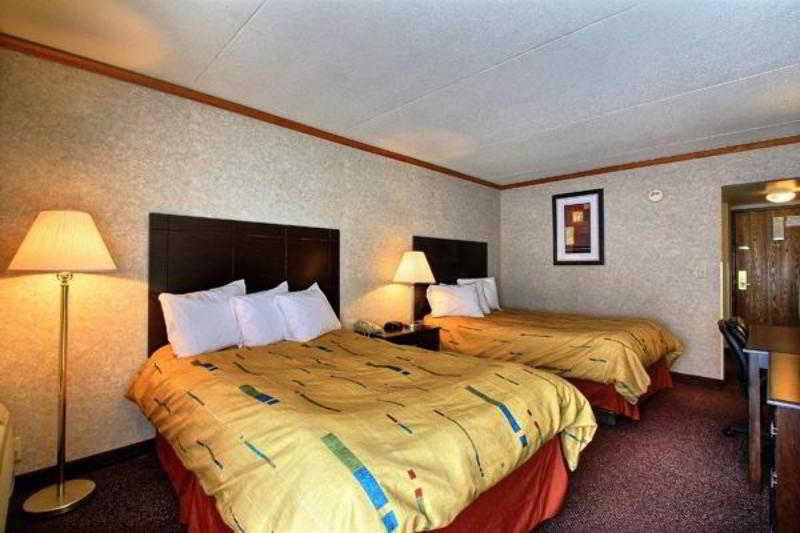 Days Inn & Suites By Wyndham Madison Heights Mi Exterior photo