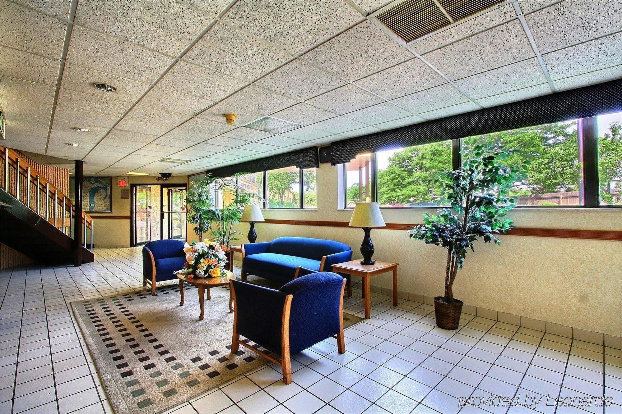 Days Inn & Suites By Wyndham Madison Heights Mi Interior photo